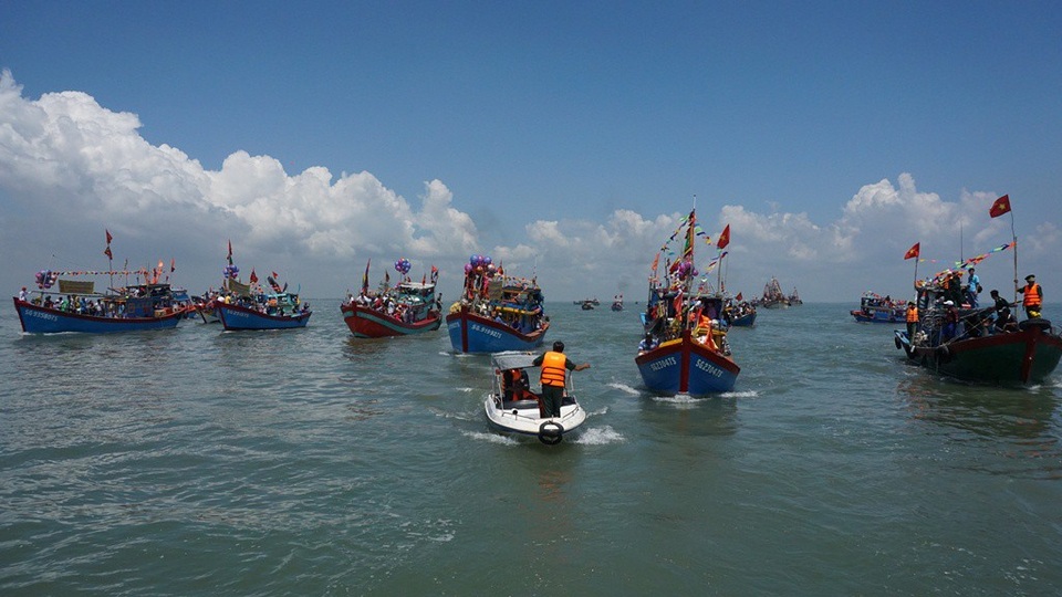 Du lịch "bắt tay" bộ đội Biên phòng phục vụ du khách - 7 Phối hợp các lực lượng bảo vệ đoàn tàu Nghinh Ông Cần Giờ