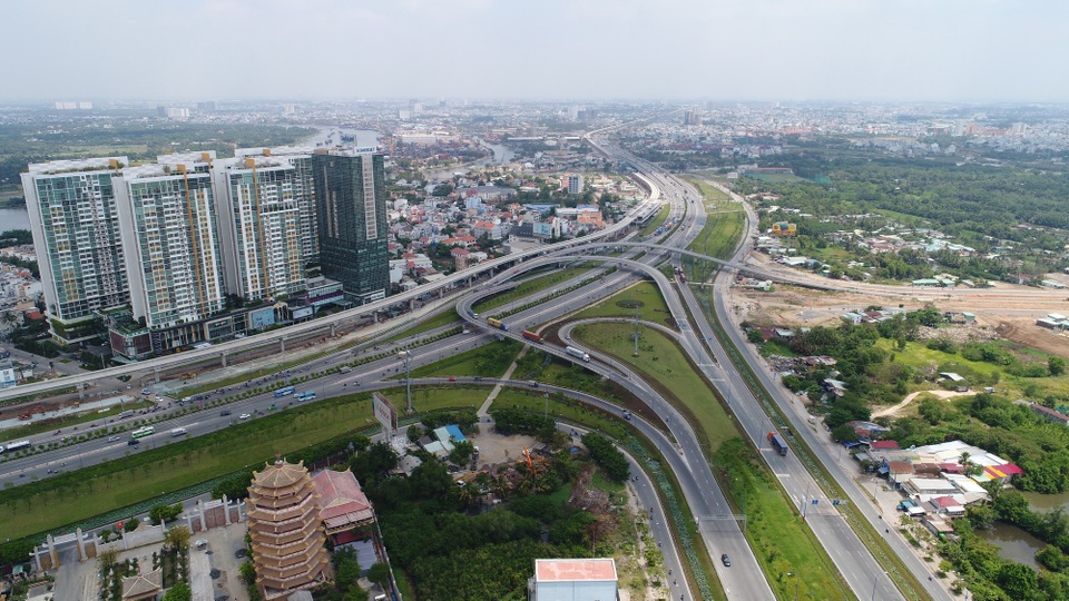 TPHCM: Bất động sản Quận 2 đang “bức tốc” nhờ hạ tầng đồng bộ - 1 Bất động sản khu Đông đang phát triển rầm rộ cùng hạ tầng được đầu tư lớn