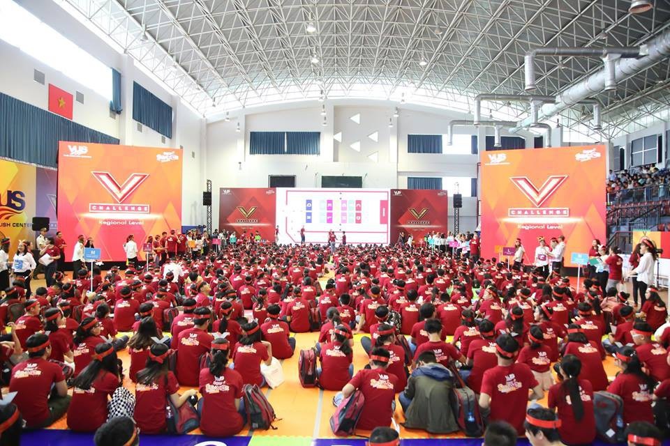 Đấu trường V-Challenge: Hơn 900 thí sinh cùng thi đối kháng - 1
Top 30 bạn tài năng nhất của mỗi bảng thi đại diện cho cơ sở VUS đang học tụ hội tại đấu trường học thuật quy mô nhất hè này và thi đấu quyết liệt với nhau tranh tấm vé top 10 vào Vòng Chung kết.