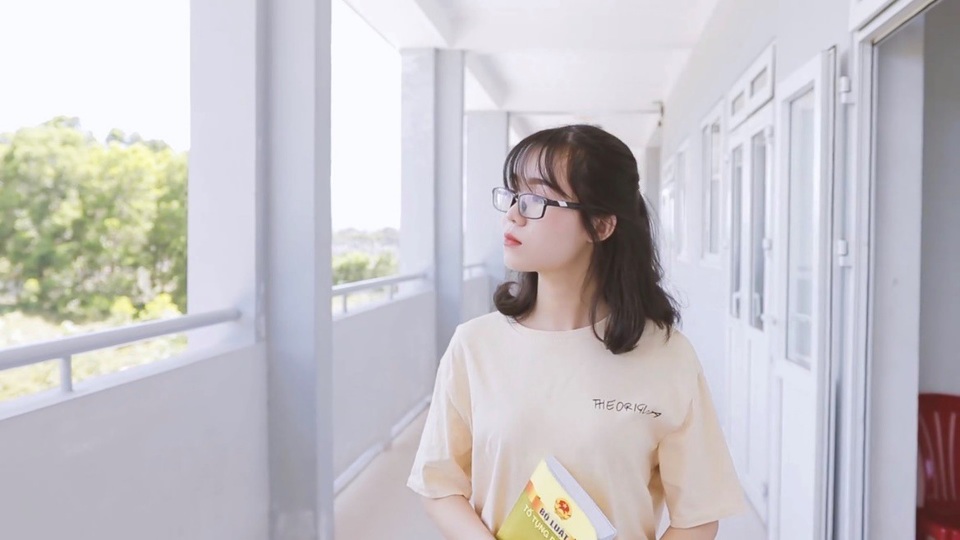 Một Huế rất “nồng nàn” trong phim ngắn của sinh viên Luật - 2
Cô gái khiến các chàng “Yêu em từ cái nhìn đầu tiên”