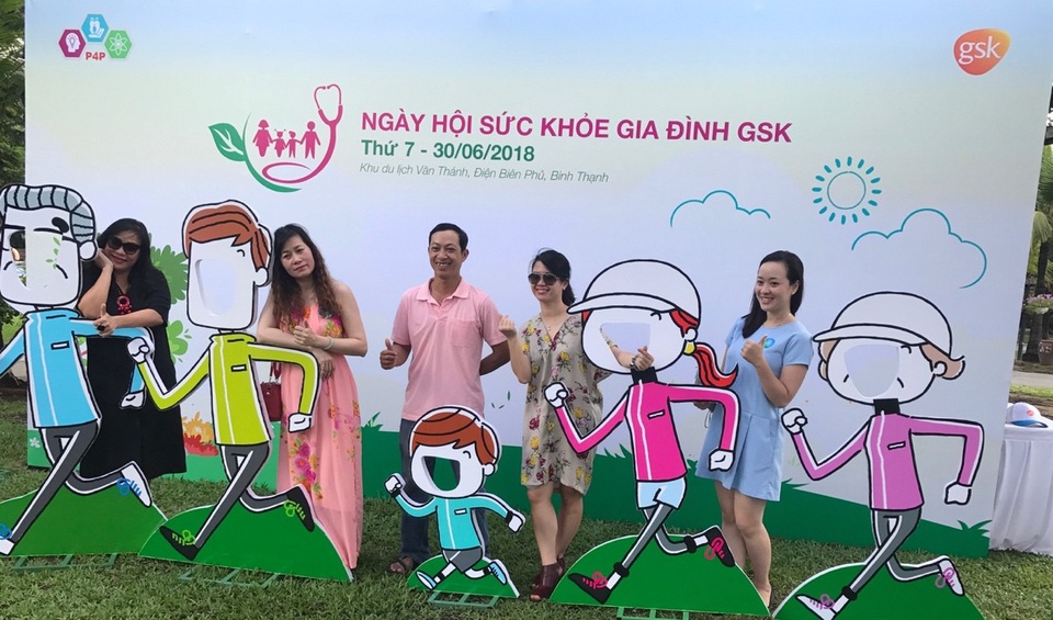 Tầm quan trọng của chăm sóc sức khỏe cho nhân viên và gia đình - 2 Cùng giao lưu, trao đổi