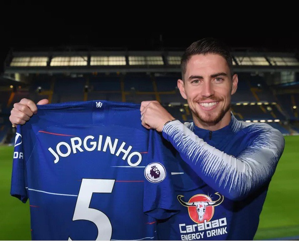 Chelsea bổ nhiệm HLV mới và “nổ bom tấn” đầu tiên - 2
Chelsea đón Jorginho với giá 65 triệu euro