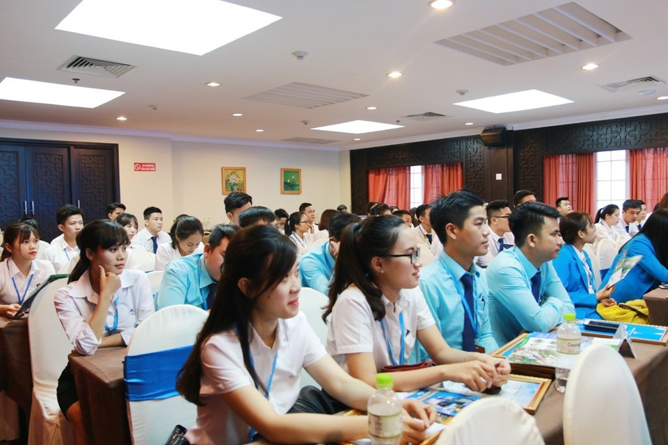 Đất Xanh Bắc Miền Trung cho ra mắt dự án mới trong phân khúc đất nền tại Thừa Thiên Huế - 2
Toàn thể cán bộ nhân viên công ty Đất Xanh Bắc Miền Trung trong buổi ra mắt