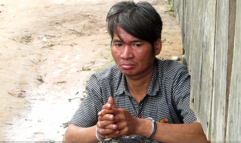 Đối tượng A Deo bị lực lượng Công an huyện Kon Rẫy bắt giữ (ảnh: Công anh tỉnh Kon Tum