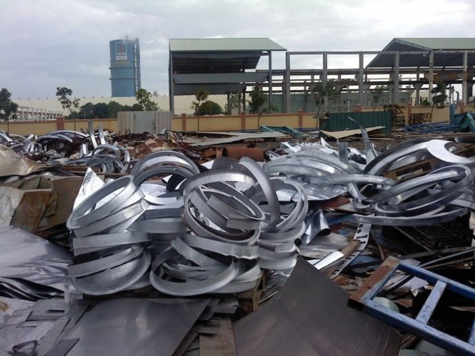 Đại gia làng buôn máy bay, bom đạn: Chuyện khó tin ở Việt Nam - 4
Một góc của bãi tập kết phế liệu tại KCN nhỏ Diễn Hồng.