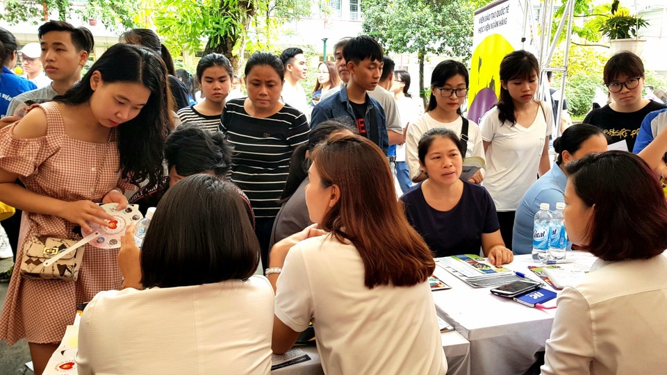 Thí sinh loay hoay trước khi điều chỉnh nguyện vọng - 3 Thí sinh loay hoay trước khi điều chỉnh nguyện vọng - 3