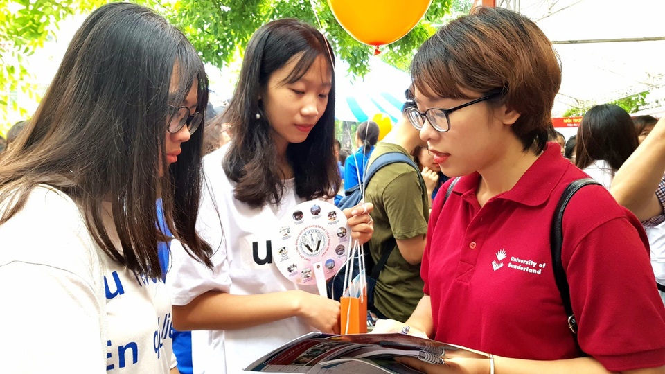 Thí sinh loay hoay trước khi điều chỉnh nguyện vọng - 4 Thí sinh loay hoay trước khi điều chỉnh nguyện vọng - 4