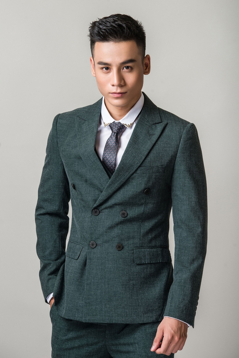 Cao Xuân Tài đăng quang Nam vương Man of the World 2018 - 1 Cao Xuân Tài - với danh hiệu Á quân 1 cuộc thi Vietnam Fitness Model 2017, là đại diện của Việt Nam.