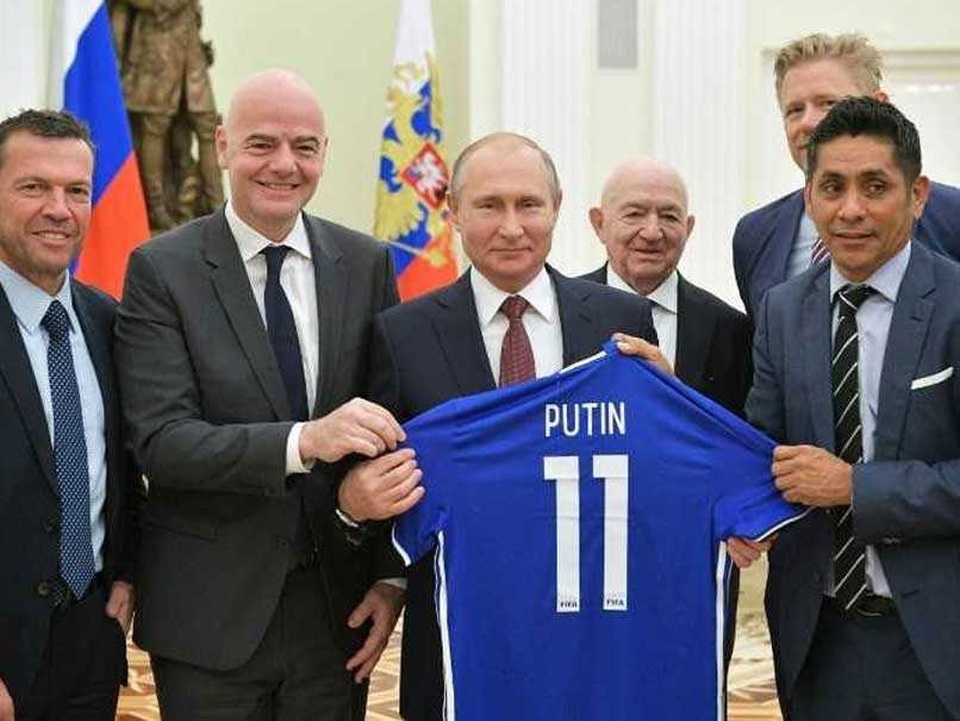 Tất cả du khách tới Nga xem World Cup nhận được món bất ngờ từ Tổng thống Putin - 1 Sau kỳ WC tổ chức thành công, Tổng thống Putin càng khẳng định vị thế của Nga trên trường quốc tế