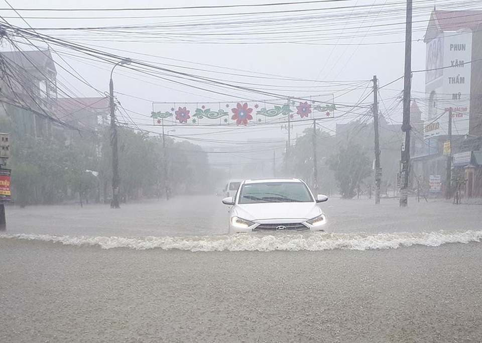 
Đường phố thành sông...
