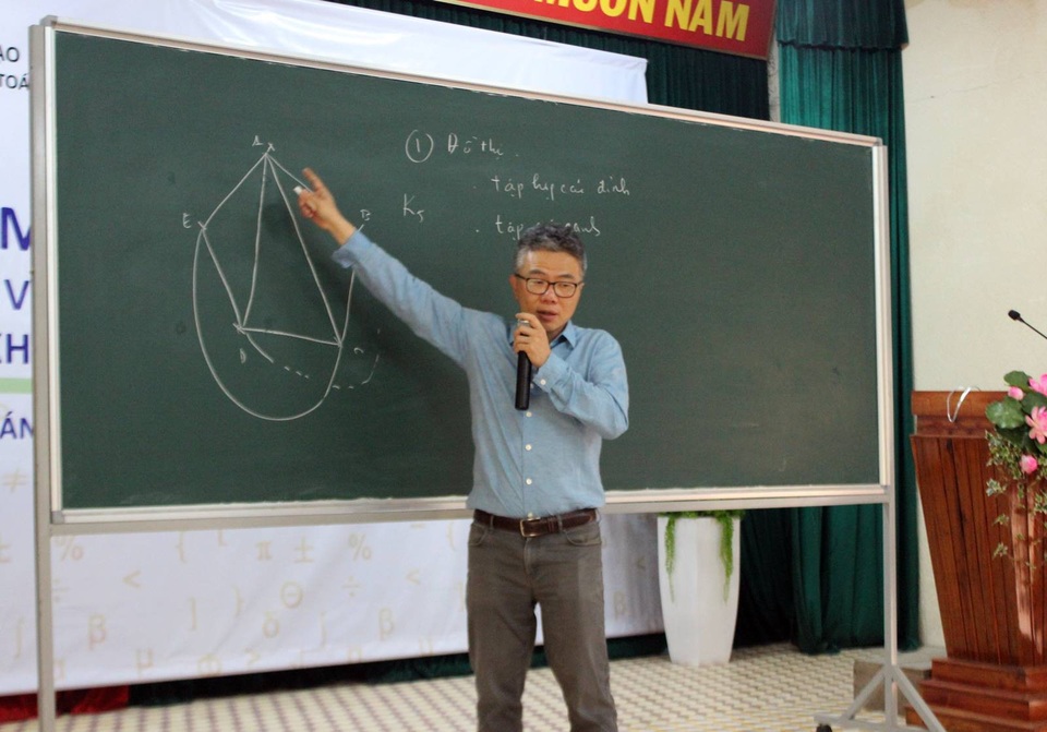 GS Ngô Bảo Châu: “Học Toán không chỉ để thi đạt điểm cao, mà là niềm vui khám phá sáng tạo” - 3 GS Ngô Bảo Châu trực tiếp giảng dạy 138 học sinh chuyên Toán