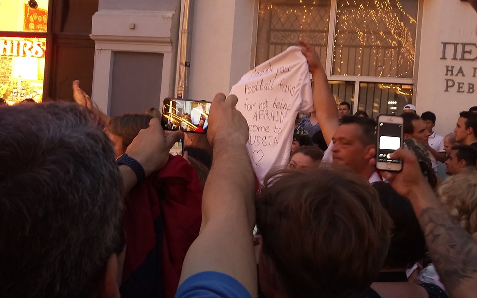 Ký sự World Cup: Chiến thắng sau cùng thuộc về chủ nhà Nga - 3 CĐV Nga gửi lời cảm ơn toàn thế giới: Cảm ơn các CĐV bóng đá đã không e ngại mà đến với nước Nga