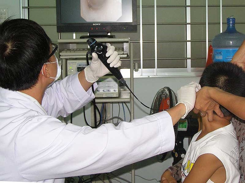 Tới năm 2020, bác sĩ phải thi kiểm tra trình độ chuyên môn để được cấp chứng chỉ hành nghề. Ảnh: TRẦN NGỌC