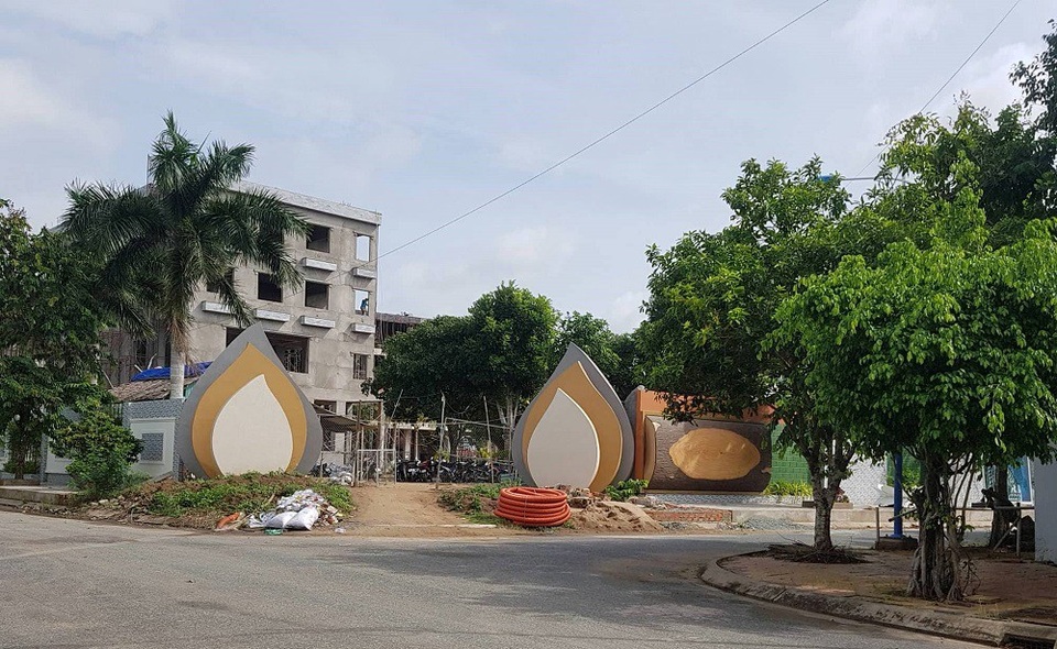 Sẽ xử lý nghiêm doanh nghiệp xây resort lấn “đất vàng” bờ sông Hậu - 4 Phía mặt tiền của công trình Cồn Khương River Side Resort