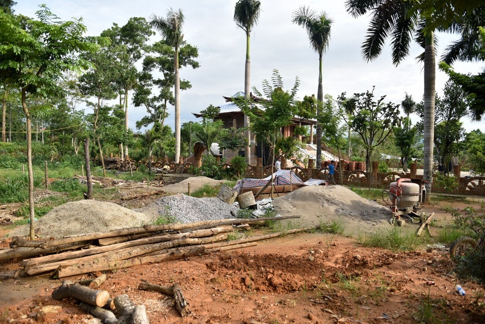 "Cung điện công chúa" sai phép ở Ba Vì trước ngày cưỡng chế - 11 "Cung điện công chúa" sai phép ở Ba Vì trước ngày cưỡng chế - 11