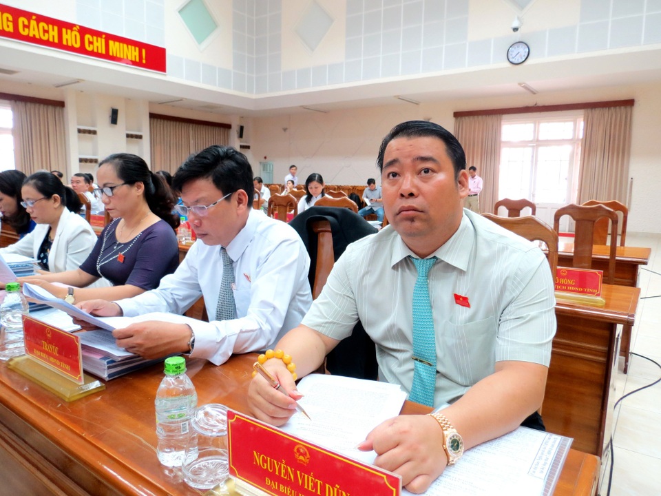 Nhiều đơn vị chỉ có lãnh đạo, không có chuyên viên - 2 Vấn đề tinh giản biên chế được nhiều đại biểu quan tâm