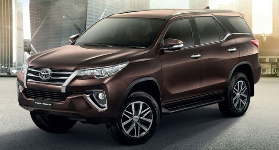 Ô tô đột ngột tăng giá mạnh, khách mua choáng nặng - 2
Toyota Fortuner được miễn thuế vẫn tăng giá.