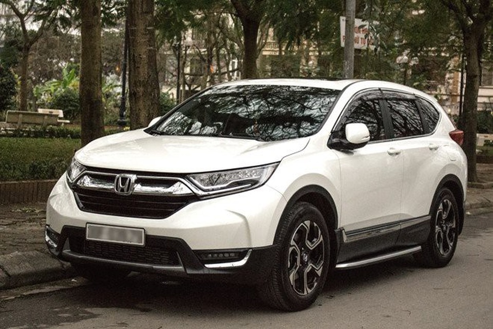 Ô tô đột ngột tăng giá mạnh, khách mua choáng nặng - 3
Honda CR-V tăng giá 2 lần liên tiếp.