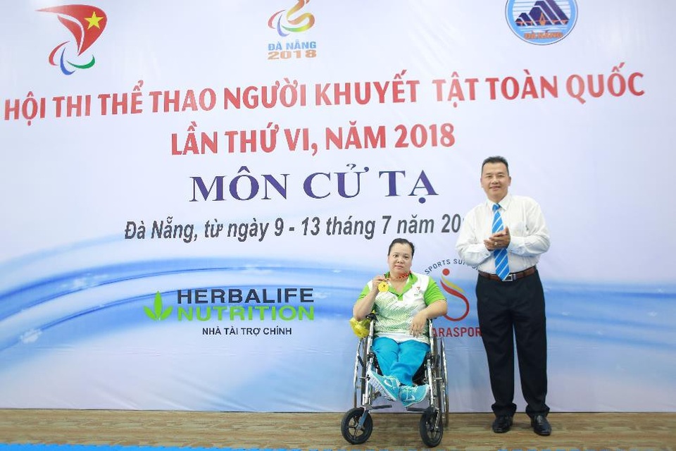 Đến với Hội thi năm nay, Chị Linh Phượng (VĐV môn cử tạ) chia sẻ: “Đây là lần thứ 6 mình tham gia Hội thi Thể Thao Người Khuyết Tật toàn quốc bởi đây là sân chơi rất được trông đợi hằng năm. Với sự tập luyện và cố gắng trong thời gian qua, chiếc Huy chương vàng này có ý nghĩa rất lớn đối với mình, đây là món quà mà mình mong muốn sẽ tặng cho người bà quá cố bởi những vất vả mà bà đã dành cho mình, ủng hộ mình để có được thành công của ngày hôm nay. Mình sẽ rèn luyện nhiều hơn cho mục tiêu lớn tiếp theo chính là trở thành thành viên của đội VĐV tham dự Thế vận hội mùa Hè Paralympic tổ chức tại Tokyo vào năm 2020.”