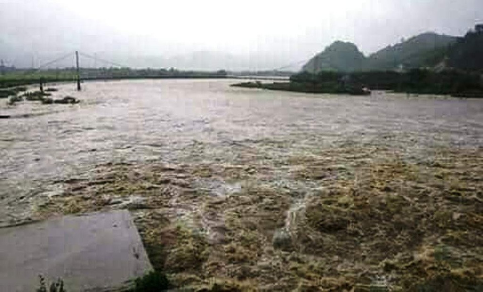 Nhiều vùng ở Con Cuông ngập trong biển nước.