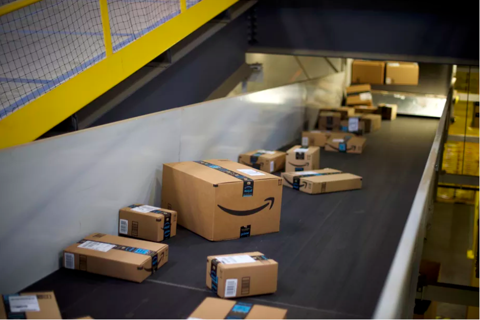 Amazon bán được hơn 100 triệu sản phẩm trong ngày mua sắm Prime Day - 1 Doanh số của ngày Prime Day 2018 vượt qua nhiều sự kiện mua sắm đình đám khác như Black Friday hay Cyber Monday.