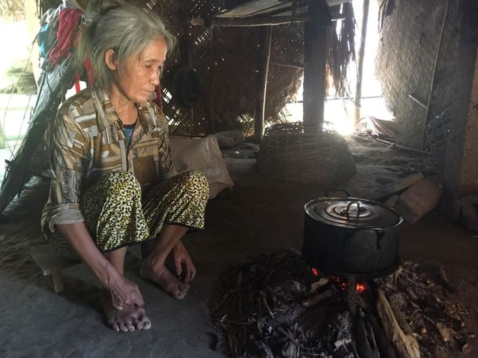 Khốn cùng cảnh cả gia đình sống nhờ tiền trợ cấp tàn tật của con - 2 Khốn cùng cảnh cả gia đình sống nhờ tiền trợ cấp tàn tật của con - 2