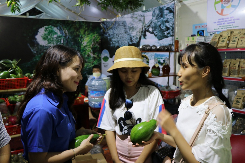 Đậm đà văn hóa cao nguyên M’Nông trong “Đắk Nông- mùa bơ chín” - 4 Chương trình Đắk Nông- mùa bơ chín là cơ hội để đưa loại nông sản này ra tầm thế giới