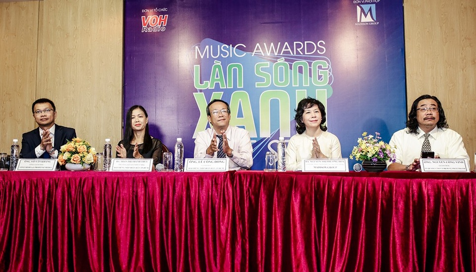 Làn sóng xanh sẽ có Hội đồng bình chọn lên tới hàng trăm người - 1
Sau 21 năm hình thành và phát triển, chương trình Làn sóng xanh vẫn có giá trị nhất định trong lòng công chúng yêu nhạc. Ban tổ chức Làn sóng xanh cũng rất đặt nhiều tâm huyết để chương trình có sự thay đổi phù hợp với thời đại công nghệ mạnh mẽ như hiện nay.