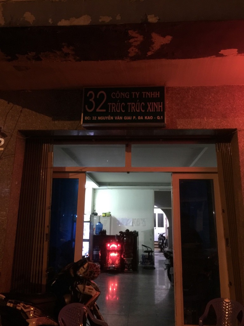 Tiếp viên nhà hàng “đi khách” với giá 1 triệu đồng - 1 Nhà hàng Trúc Trúc Xinh bị công an kiểm tra