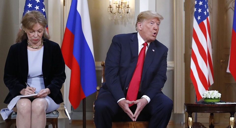 Phiên dịch viên tại thượng đỉnh Trump-Putin bị đề nghị điều trần - 1
Bà Marina Gross là phiên dịch viên cho Tổng thống Trump trong cuộc họp kín với Tổng thống Putin hôm 16/7. (Ảnh: AP)