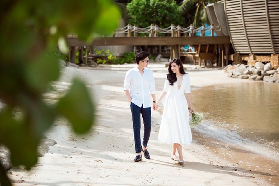 Ảnh cưới ngọt ngào của Á hậu Tú Anh và vị hôn phu Gia Lộc - 9 Ảnh cưới ngọt ngào của Á hậu Tú Anh và vị hôn phu Gia Lộc - 9