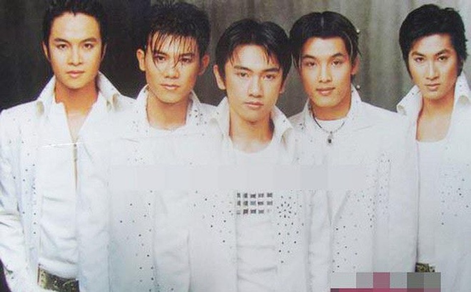 Ưng Hoàng Phúc kể lại kỷ niệm bị xé áo, rách quần... khi diễn cùng nhóm 1088 - 1 Các thành viên nhóm 1088 ngày xưa.