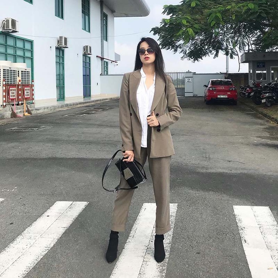 Hot girl xứ Huế 25 tuổi, mê xe phân khối lớn, sở hữu 20 cửa hàng - 10 Hot girl xứ Huế 25 tuổi, mê xe phân khối lớn, sở hữu 20 cửa hàng - 10