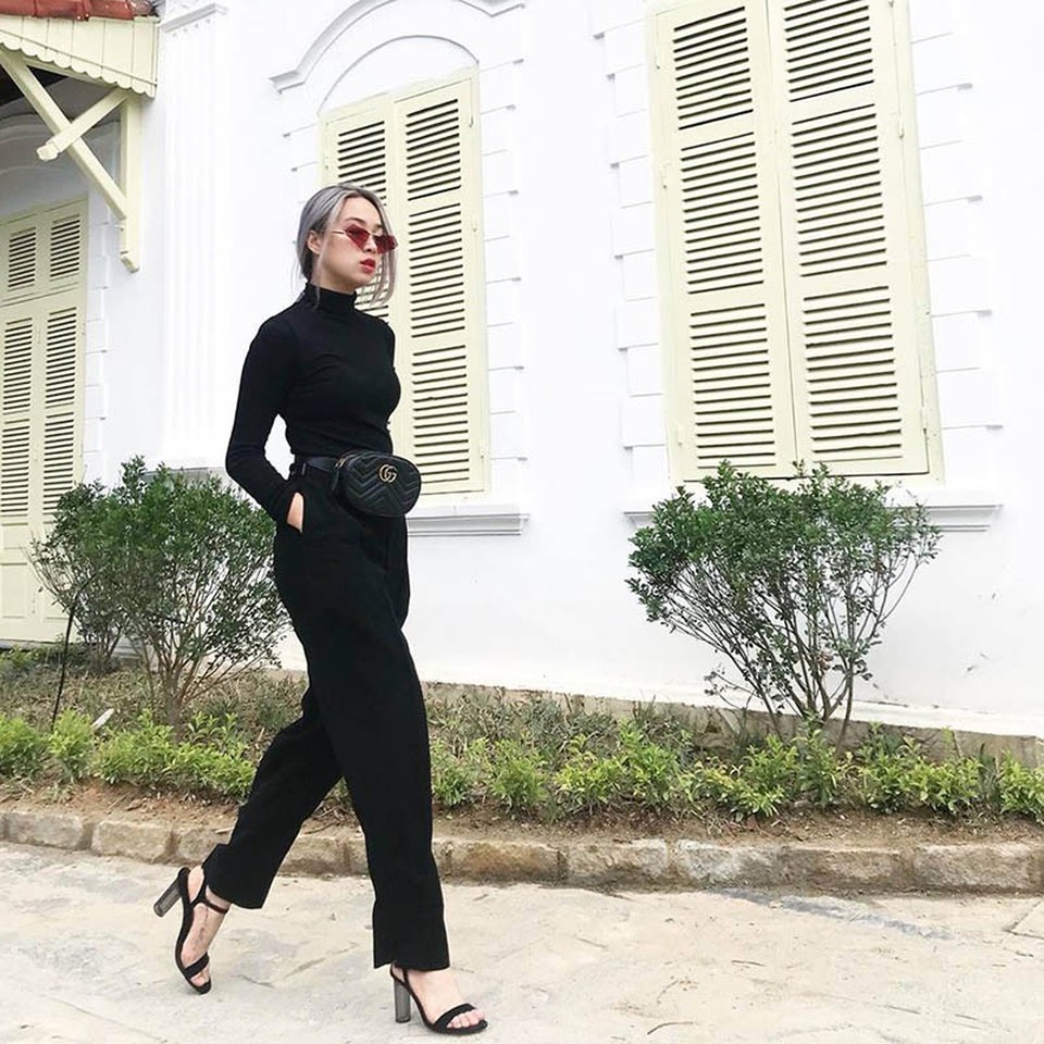 Hot girl xứ Huế 25 tuổi, mê xe phân khối lớn, sở hữu 20 cửa hàng - 6 Cô gái sinh năm 1993 có niềm đam mê với xe phân khối lớn, cô bộc bạch: “Vì đam mê nên Thương luôn nỗ lực kiếm tiền để “rước” các em ấy về, chiếc đầu tiên Thương mua vào năm 2014. Thương cũng đổi khá nhiều xe rồi, hiện tại Thương sở hữu 1 căn nhà, 2 mô tô và 3 xe ô tô”.