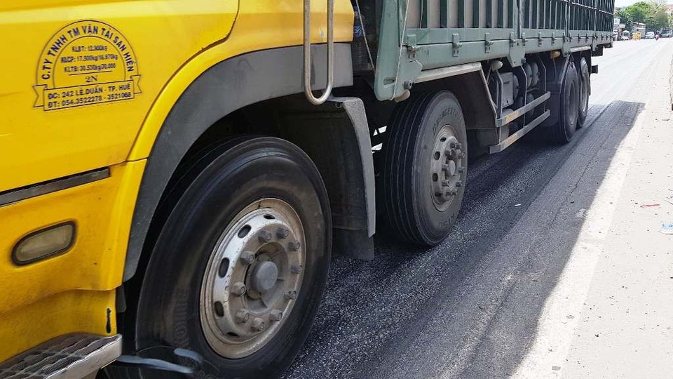 Quốc lộ 1A hằn lún, nứt nẻ và lồi lõm - 5 Quốc lộ 1A hằn lún, nứt nẻ và lồi lõm - 5
