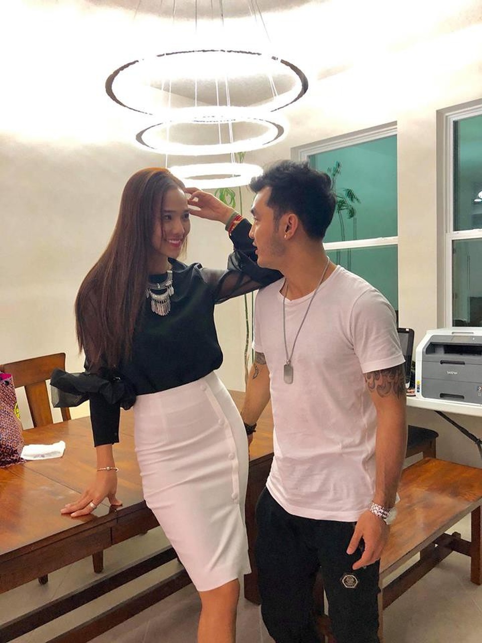 Ưng Hoàng Phúc kể lại kỷ niệm bị xé áo, rách quần... khi diễn cùng nhóm 1088 - 3 Ưng Hoàng Phúc và cựu người mẫu Kim Cương vẫn chưa làm đám cưới dù đã có con.