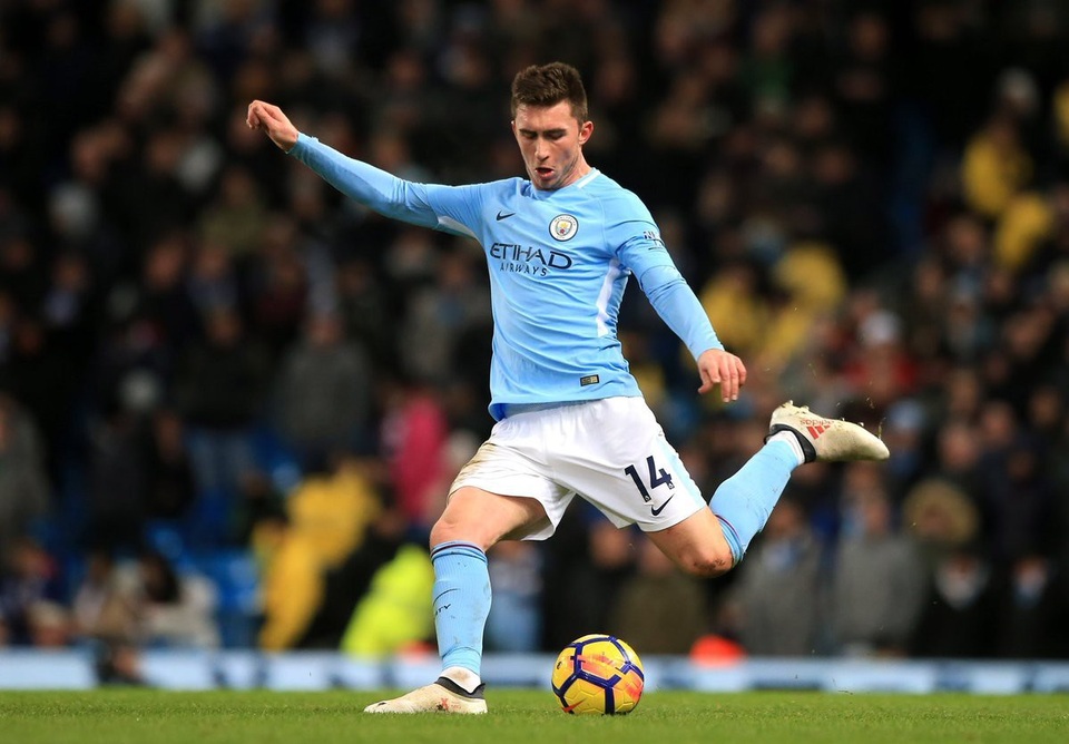 
Aymeric Laporte gia nhập Man City trong kỳ chuyển nhượng mùa Đông năm 2018 với mức phí chuyển nhượng 57 triệu bảng. Cầu thủ này mới chỉ ra sân 9 trận cho Man City ở mùa giải vừa qua và chưa để lại nhiều ấn tượng.

