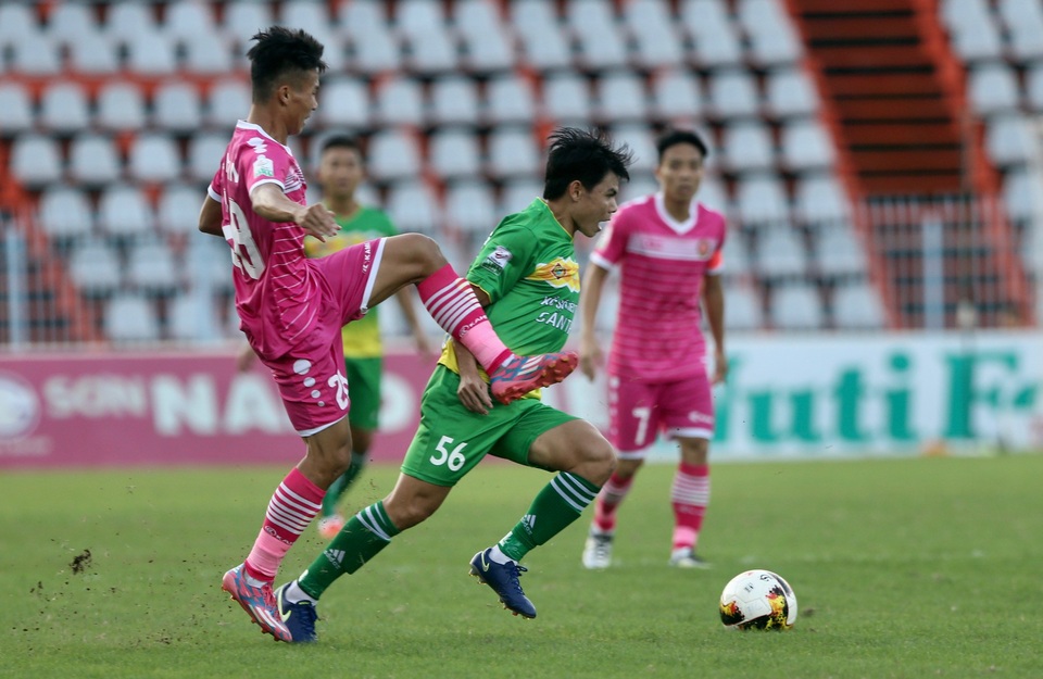 Sài Gòn FC thắng Cần Thơ trong trận “chung kết ngược” V-League - 2 Đội bóng thành phố có trận thắng quan trọng để nuôi hy vọng trụ hạng (ảnh: Anh Hải)