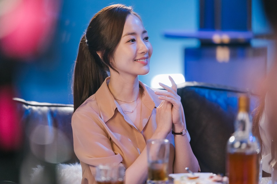 “Thư ký Kim” đời thực xinh đẹp vẫn tham gia chương trình hẹn hò - 1 Thư ký Kim trong phim Hàn Quốc...