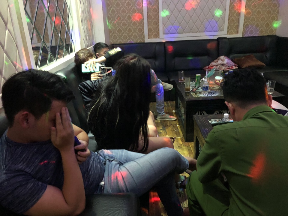 Nhóm người phê ma tuý ở TPHCM bị công an phát hiện cách đây ít ngày