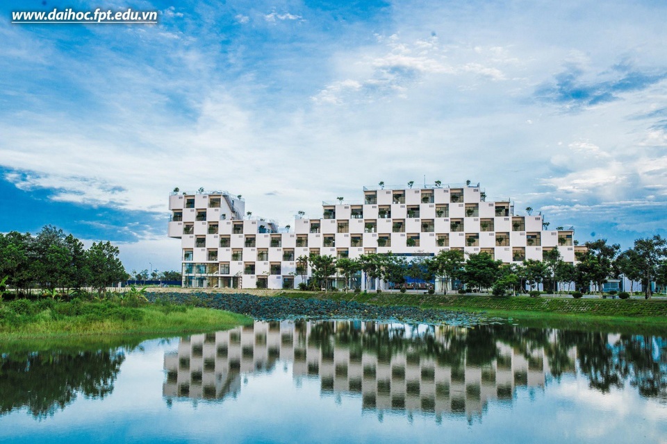 Đại học FPT tư vấn tuyển sinh 2018 - 27 Tại Hà Nội, ĐH FPT hệ chính quy chỉ có địa chỉ duy nhất tại Khu CNC Hoà Lạc.