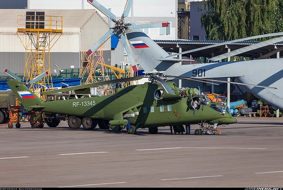 "Xe tăng bay" được sửa đổi dành riêng cho Tổng thống Putin có gì đặc biệt? - 6
Theo thông tin đã công khai, phiên bản trực thăng Mi-35MS này được trang bị tổ hợp điện tử hàng không tiên tiến, nhiều bộ cảm biến, hệ thống nhìn xuyên đêm, hệ thống định vị GLONASS/GPS và hệ thống chống nhiễu.
