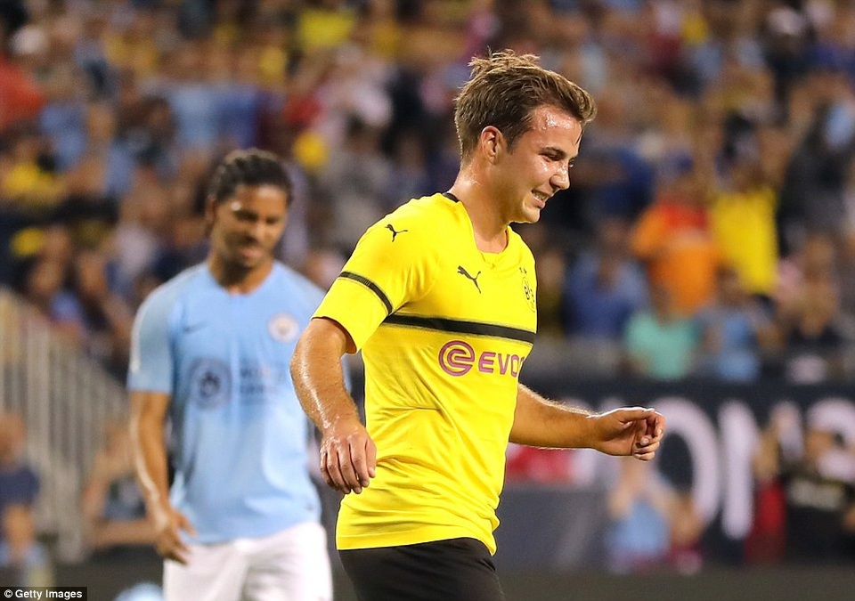“Bom tấn” Mahrez ra mắt, Man City vẫn thúc thủ trước Dortmund - 2
Mario Gotze ghi bàn duy nhất trận đấu