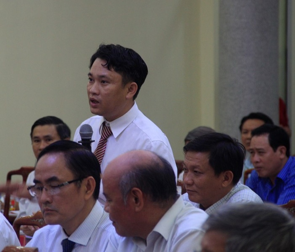 Bình Định: Trường đào tạo 96 ngày lấy bằng chính quy? - 1
Ông Phạm Quang Ân bày tỏ sự lo lắng vì các trường đào tạo quá ngắn và học viên không biết học xong sẽ nhận bằng chính quy hay là chứng chỉ.