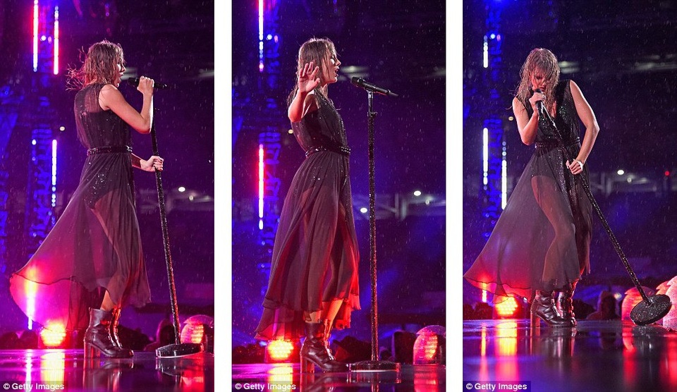 Taylor Swift “dầm mưa” suốt hai tiếng trong liveshow - 12 Nữ ca sĩ vẫn làm chủ sân khấu và cống hiến hết mình trong các tiết mục.