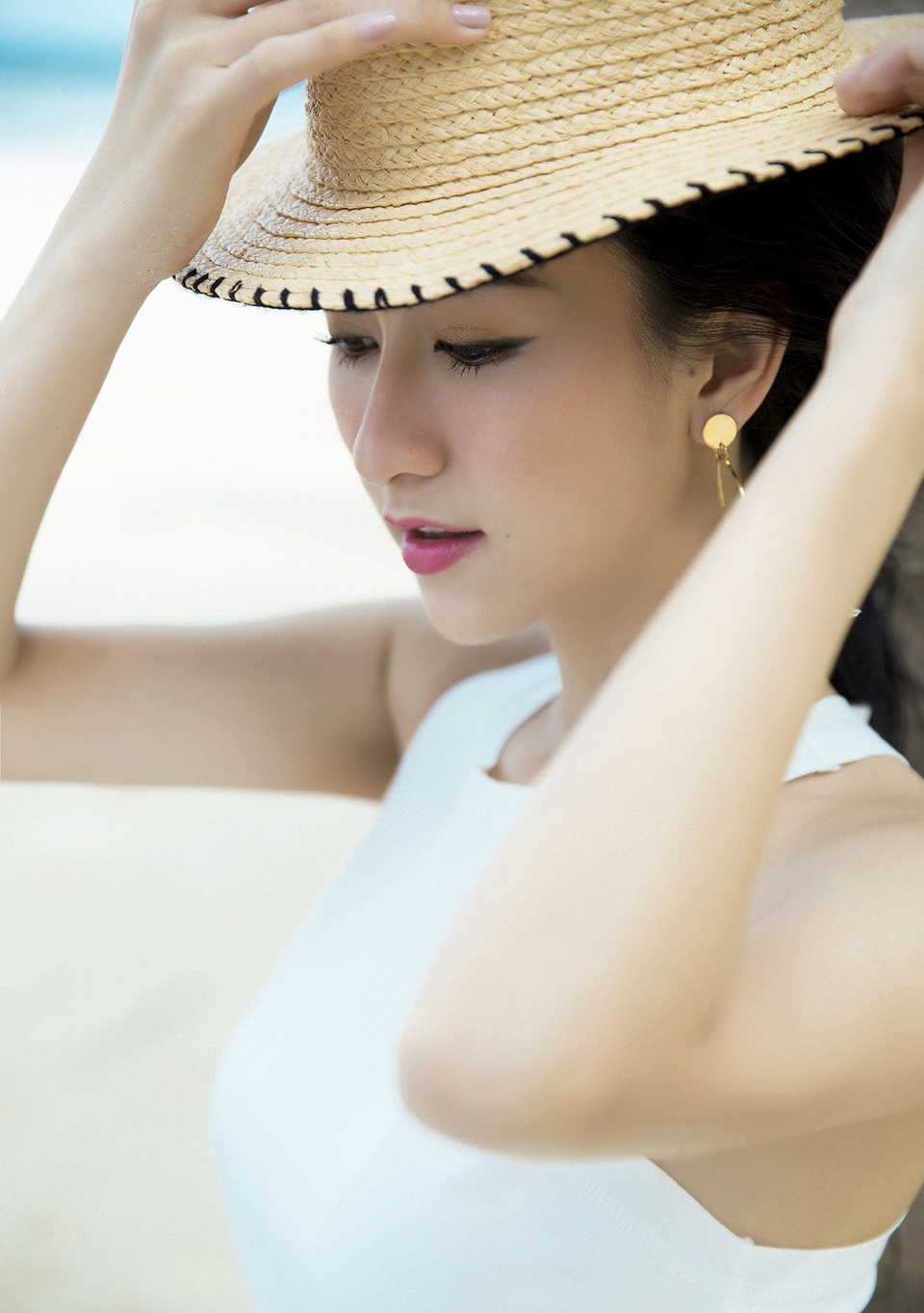 Nói về những kế hoạch sắp tới, Hà Thu khẳng định: “Hà Thu chưa bao giờ hài lòng với những gì mình đã có, không phải vì tham vọng mà đơn giản vì nếu ta hài lòng ta sẽ không còn ý chí và sự nỗ lực để cố gắng. Mỗi một ngày trôi qua, Hà Thu luôn suy nghĩ xem mình phải làm gì, phải đạt được những thành công gì trong nghề để bản thân cảm thấy tự hào và không phụ lòng khán giả yêu mến.”