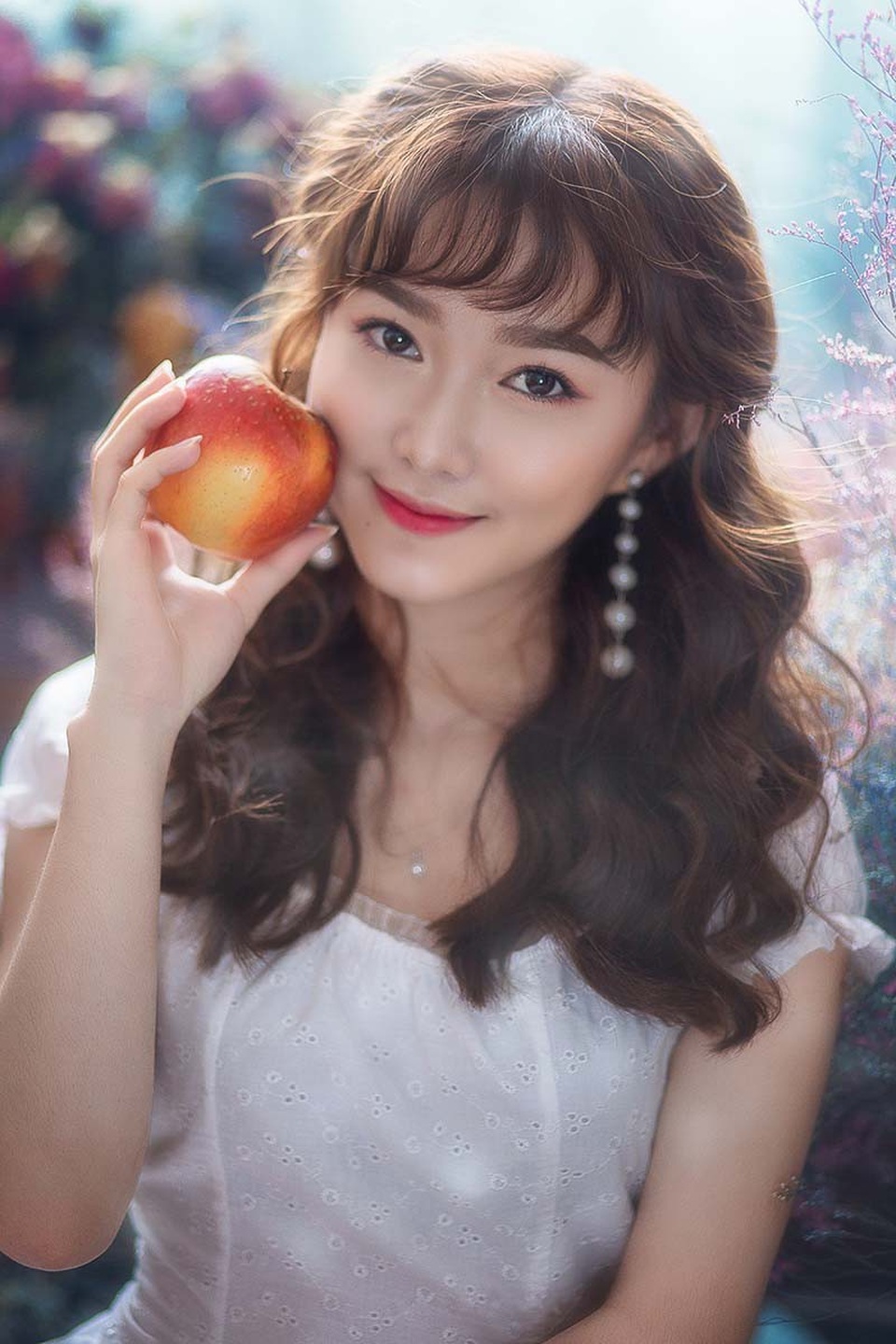 "Lạc nhịp tim" trước vẻ đẹp mong manh của cô gái mang tên Mỹ Nhân - 8 Để giữ gìn được nhan sắc, Mỹ Nhân thường xuyên tập luyện thể dục thể thao, có chế độ ăn cũng như sinh hoạt khoa học, hợp lý.