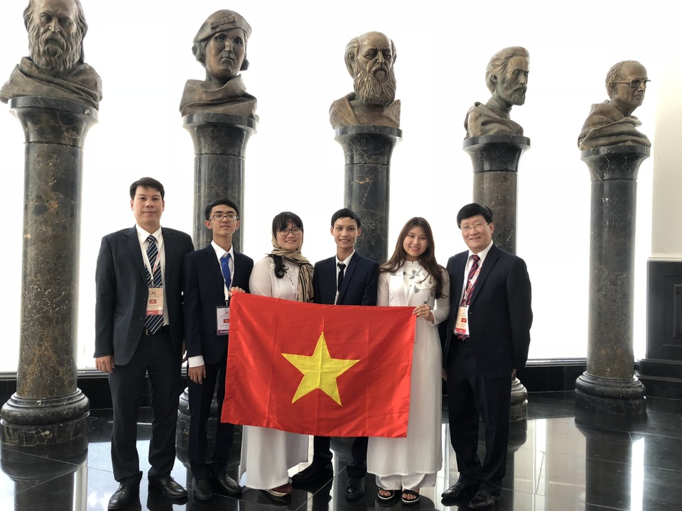 Việt Nam đoạt 3 Huy chương vàng Olympic Sinh học quốc tế năm 2018 - 1
Đoàn học sinh Việt Nam