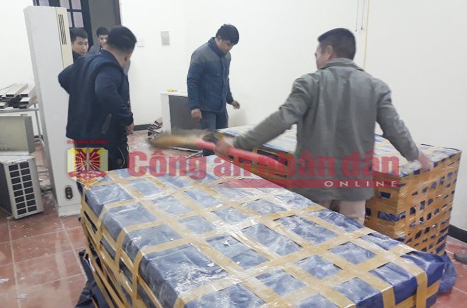 Kho tiền ngàn tỷ của Phan Sào Nam: Khối tiền hàng tấn, đếm cả ngày không hết - 1 Kho tiền ngàn tỷ của Phan Sào Nam: Khối tiền hàng tấn, đếm cả ngày không hết - 1
