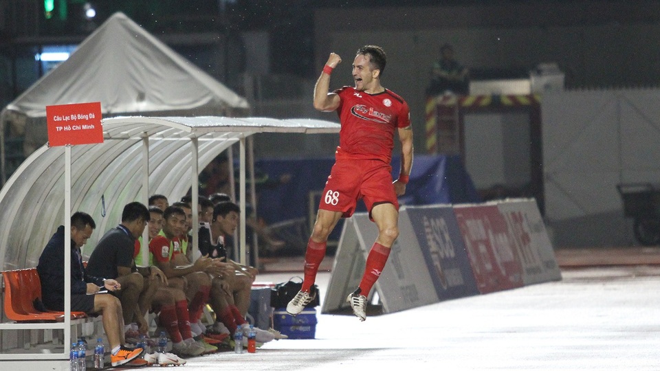 Ngoại binh toả sáng, đoàn quân HLV Miura bứt phá trong cuộc đua trụ hạng - 4 Ngoại binh Matias Gonzalez của CLB TPHCM toả sáng với cú đúp vào lưới đội bóng vùng mỏ